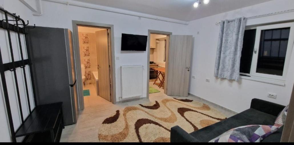 Apartament 3 Cam Grand Arena Bukares Bagian luar foto
